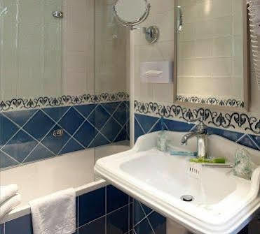 Hotel Saint Pierre 3*